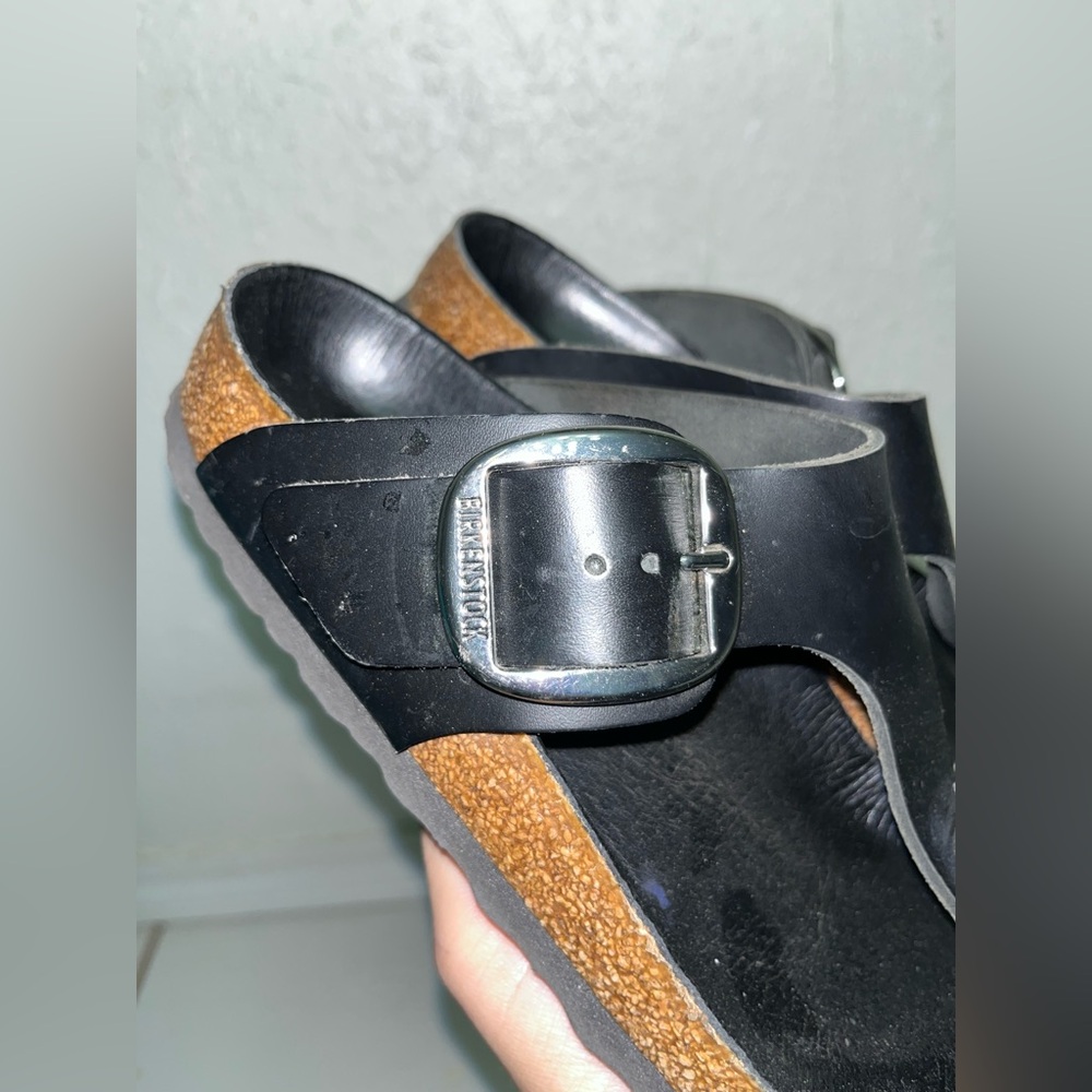 Birkenstock Gizeh Black Leather Sandals - Picture 5 of 7